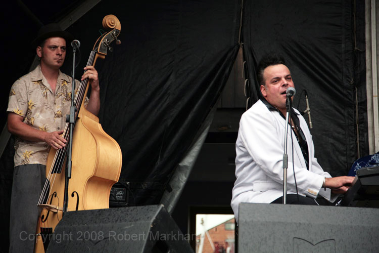 Gloucester Blues Festival photos 2008 Coots Bar & Restaurant Courtyard